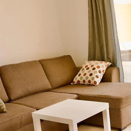 Park For Beautifully Located * 阿德耶