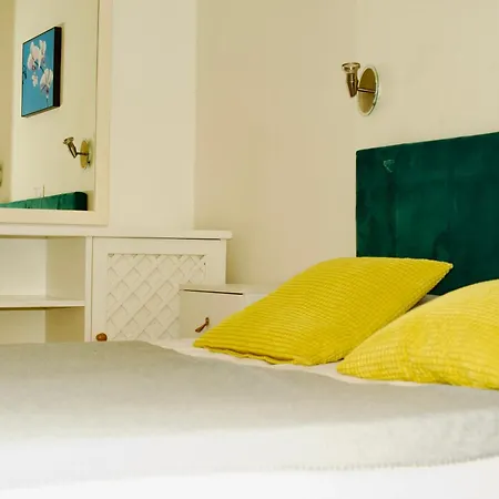 Park For Beautifully Located Apartment *