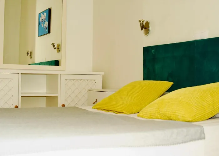 Park For Beautifully Located Apartment *