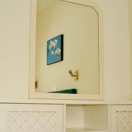 Apartment Park For Beautifully Located *